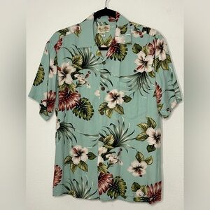 Paradise Bay Tropical Floral Button Down Shirt Size Small